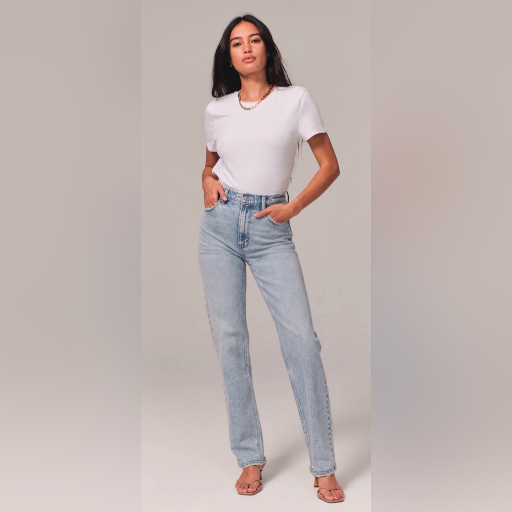 Abercrombie Ultra High Rise 90s Straight Jean